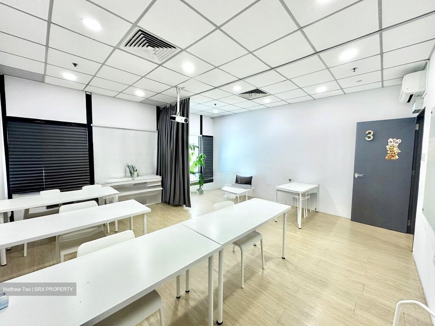 Forum The Shopping Mall (D9), Office #497624521